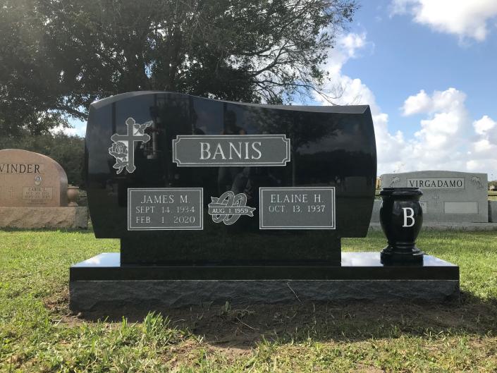 BLACK GRANITE ENGRAVING CROSS CUSTOM WITH BLACK VASE WITH ENGRAVING